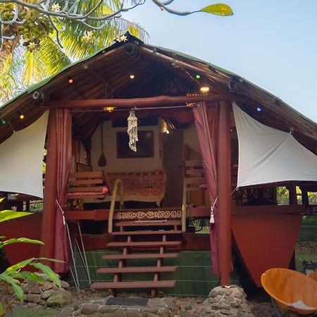 Location " La Pirogue " Maison D'Hotes A Moorea Haapiti Exteriör bild